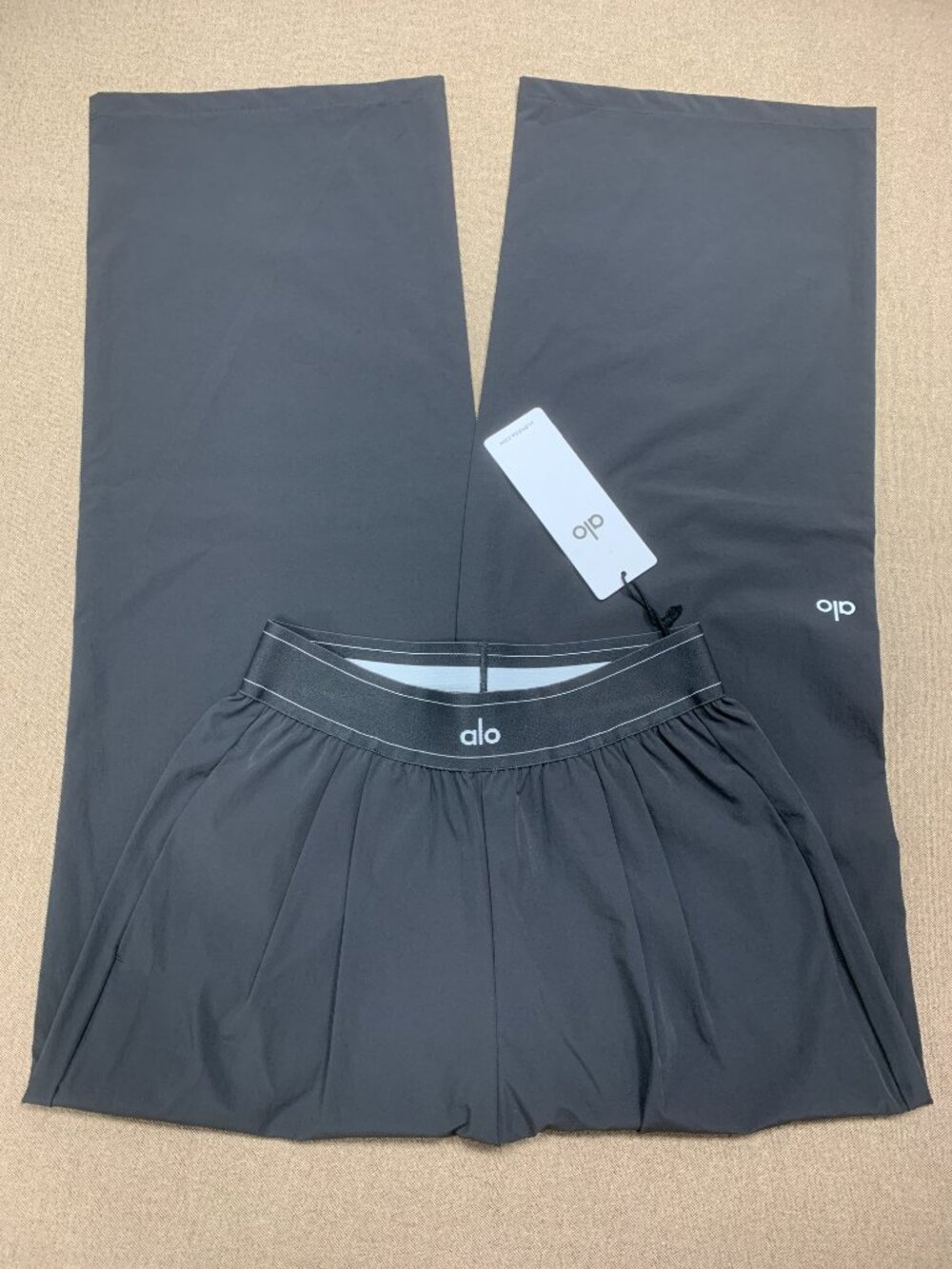 🦈NWT ALO Yoga Dark Grey Trousers Suit Up🤳Regular 30" InSeam - Picture 2 of 6